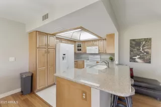 Photo #6: 6858191 Listing