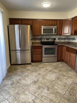 Photo #3: 6858240 Listing