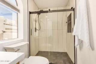 Photo #6: 6858549 Listing