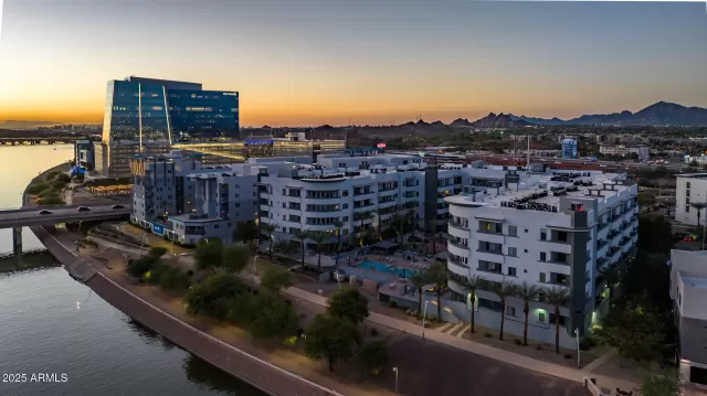 MLS: 6858712 Condo For Sale