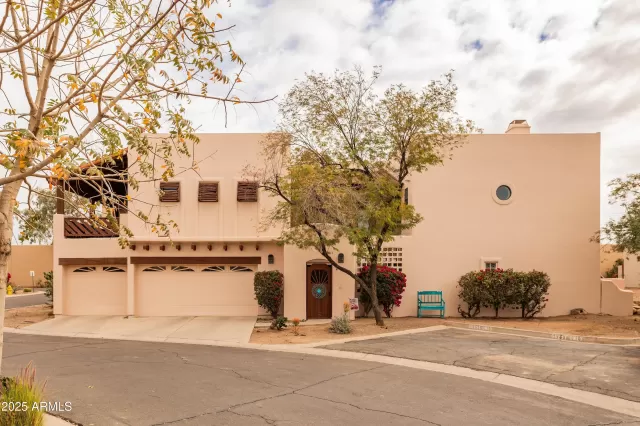 MLS: 6858733 Condo For Sale