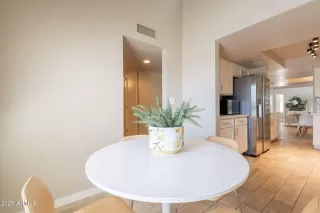 Photo #5: 6859151 Listing 