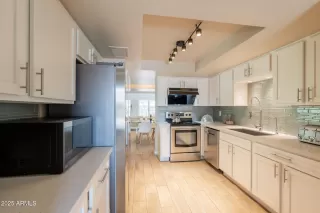 Photo #6: 6859151 Listing 