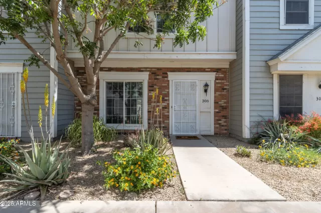 MLS: 6859205 Condo For Sale