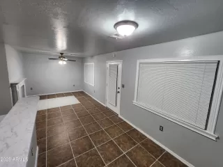 Photo #5: 6859253 Listing