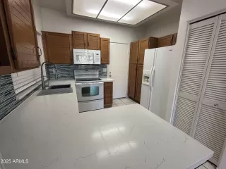 Photo #2: 6859281 Listing 