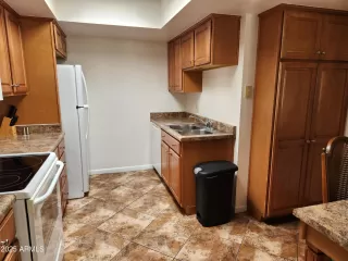 Photo #5: 6859320 Listing