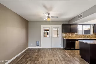 Photo #5: 6859326 Listing 