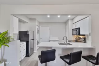 Photo #2: 6859481 Listing