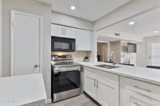 Photo #3: 6859481 Listing