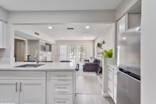 Photo #6: 6859481 Listing