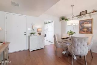 Photo #6: 6859519 Listing 