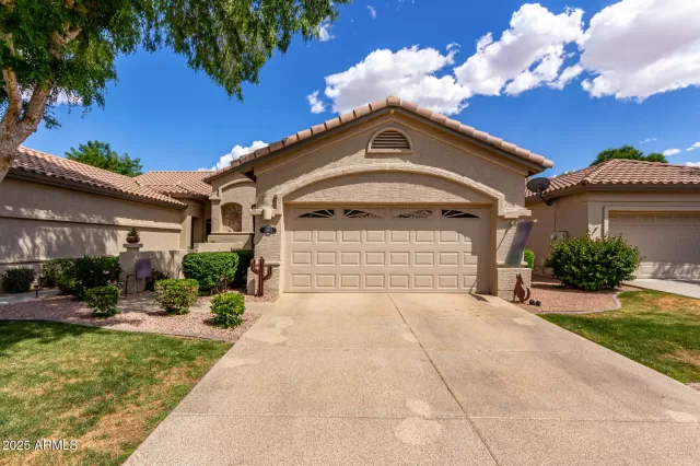 MLS: 6859594 Condo For Sale
