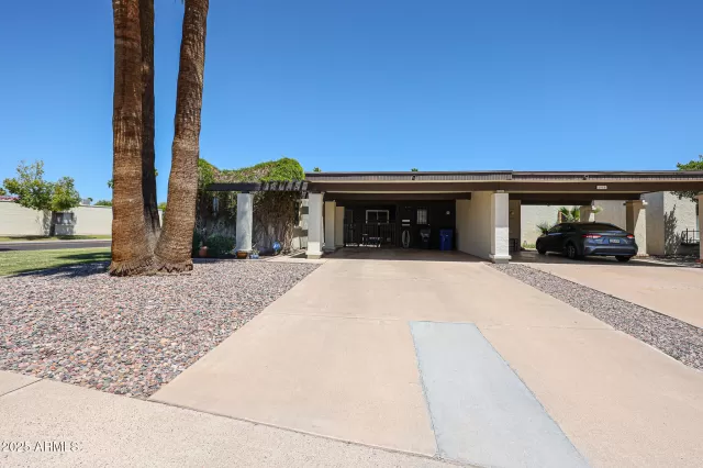 MLS: 6859779 Condo For Sale