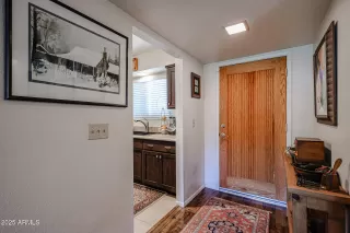 Photo #5: 6859779 Listing