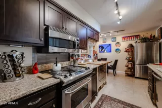 Photo #6: 6859779 Listing