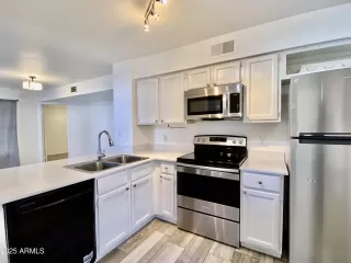 Photo #4: 6860221 Listing 