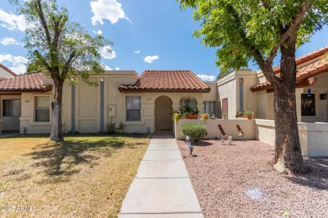 MLS: 6860290 Condo For Sale