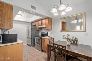 Photo #5: 6860290 Listing 