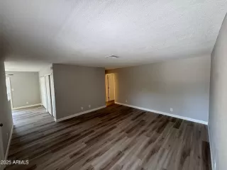 Photo #5: 6860648 Listing