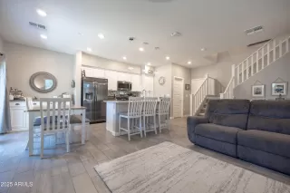 Photo #5: 6860681 Listing 