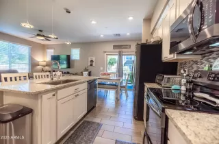 Photo #6: 6860681 Listing 