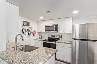 Photo #1: 6860836 Listing 