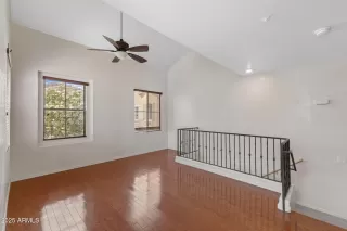 Photo #5: 6860901 Listing