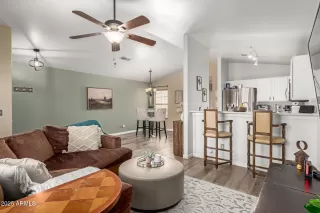 Photo #5: 6860999 Listing 