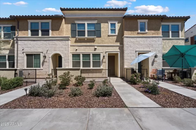 MLS: 6861156 Condo For Sale