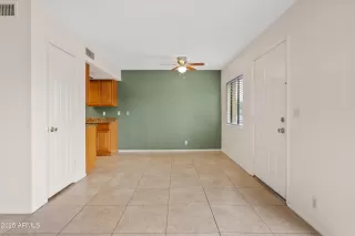 Photo #4: 6861585 Listing