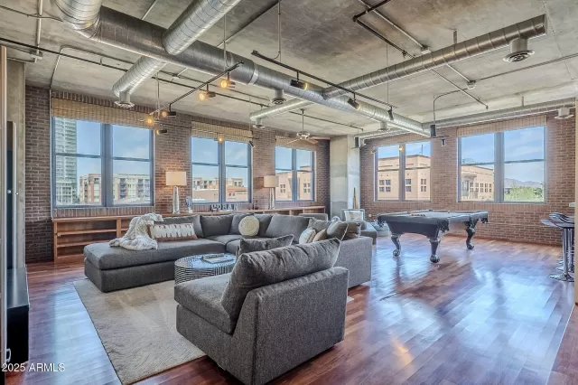 MLS: 6861820 Condo For Sale