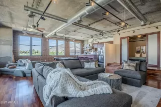 Photo #1: 6861820 Listing 