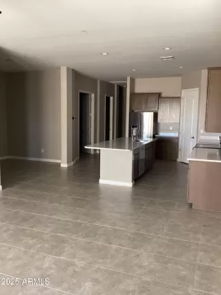 Photo #3: 6861882 Listing