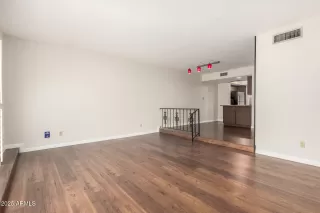 Photo #6: 6861958 Listing 