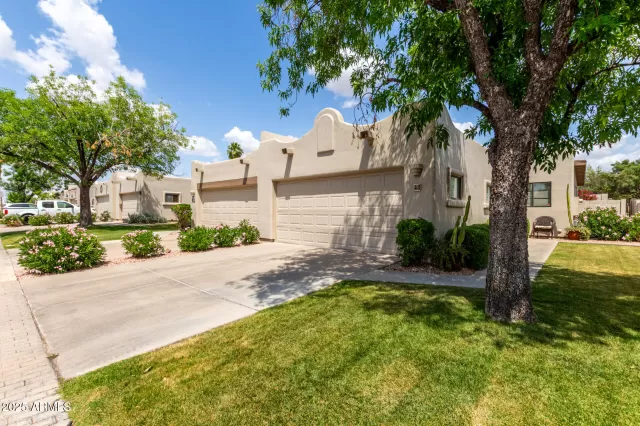 MLS: 6862023 Condo For Sale