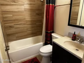 Photo #3: 6862295 Listing