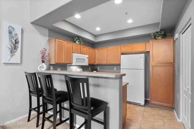 MLS: 6862453 Condo For Sale