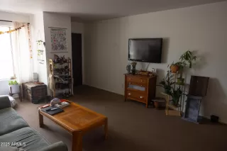 Photo #3: 6862462 Listing