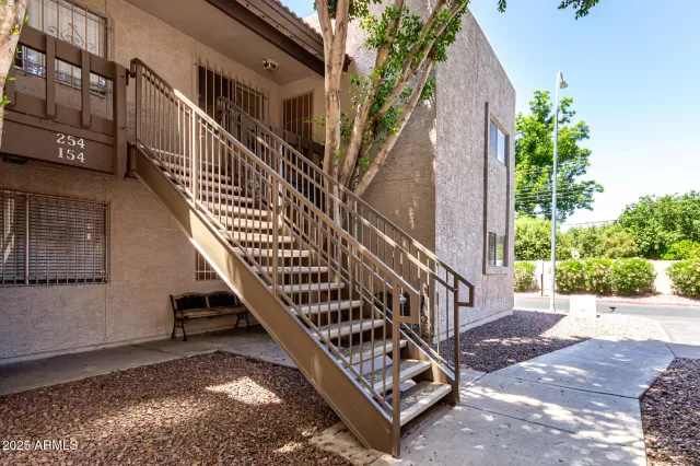 MLS: 6862542 Condo For Sale