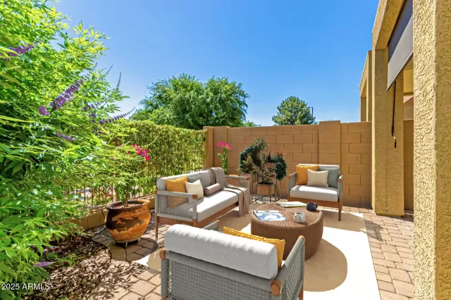 MLS: 6862563 Condo For Sale