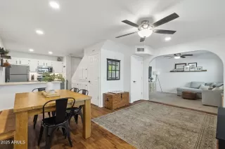 Photo #3: 6862666 Listing