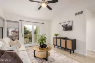 Photo #1: 6862805 Listing