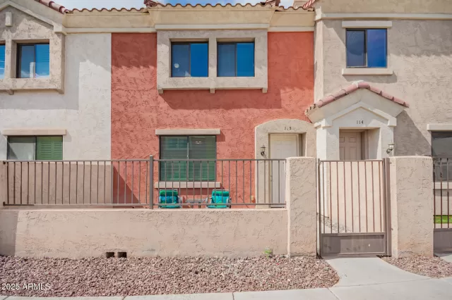 MLS: 6863457 Condo For Sale