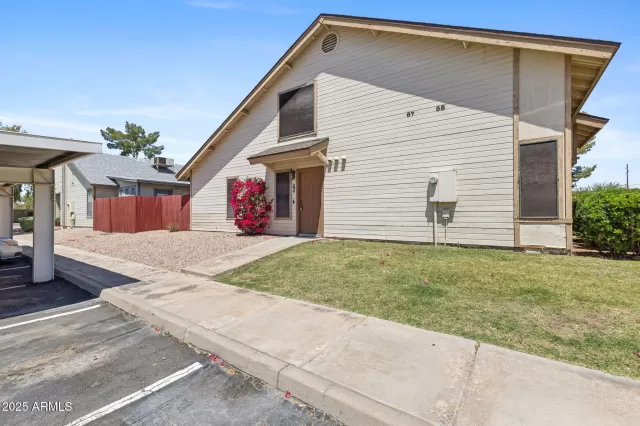 MLS: 6863734 Condo For Sale