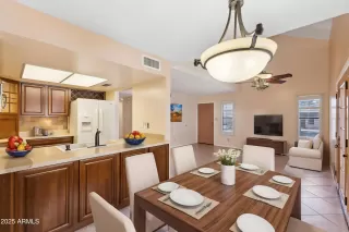 Photo #6: 6863734 Listing