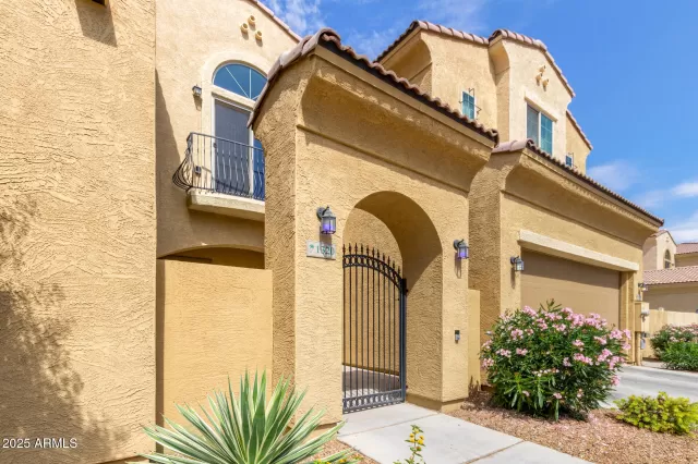 MLS: 6863817 Condo For Sale