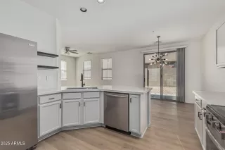 Photo #2: 6863992 Listing