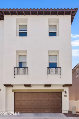 Photo #2: 6863993 Listing 