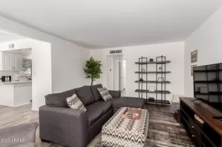 Photo #6: 6864021 Listing